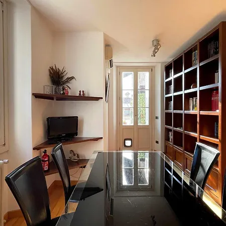 Apartment Plinio Center Town