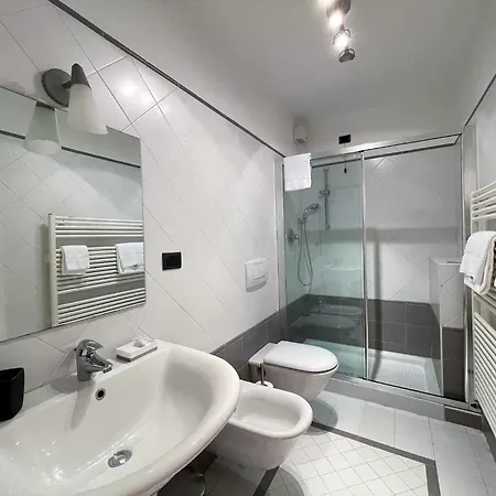 Apartment Plinio Center Town *