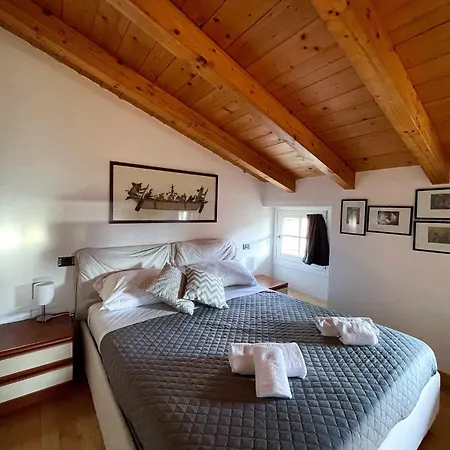 Apartment Plinio Center Town
